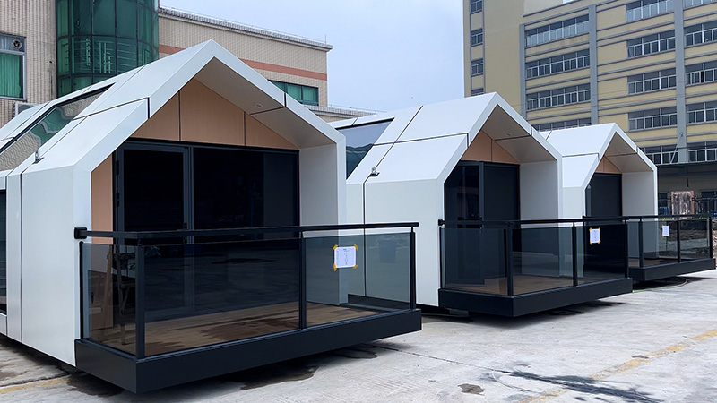 Modular mobile house