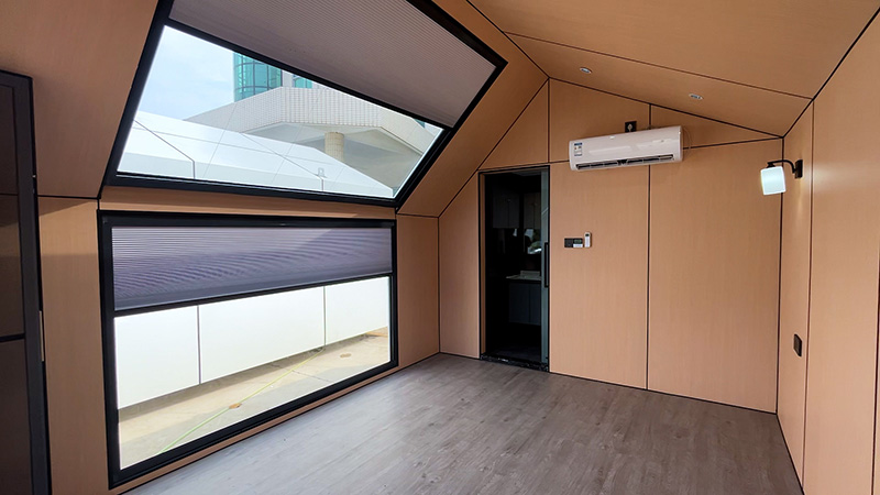 Modular mobile house